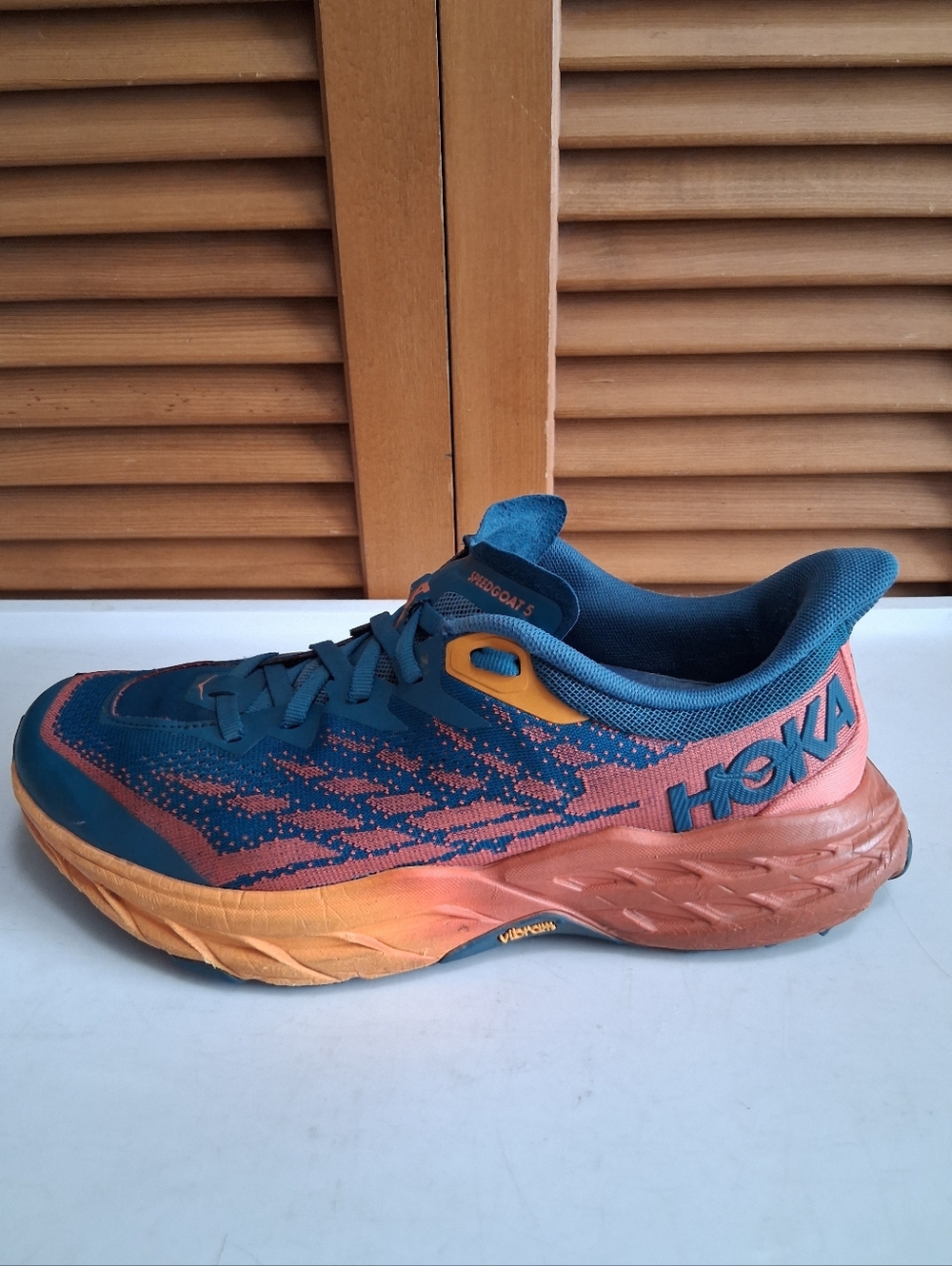 Hoka Speedgoat 5 Womens Running Shoe * Size: 9.5B